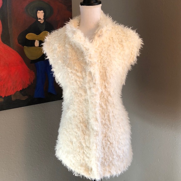 Faux Fur Vest - Picture 5 of 5